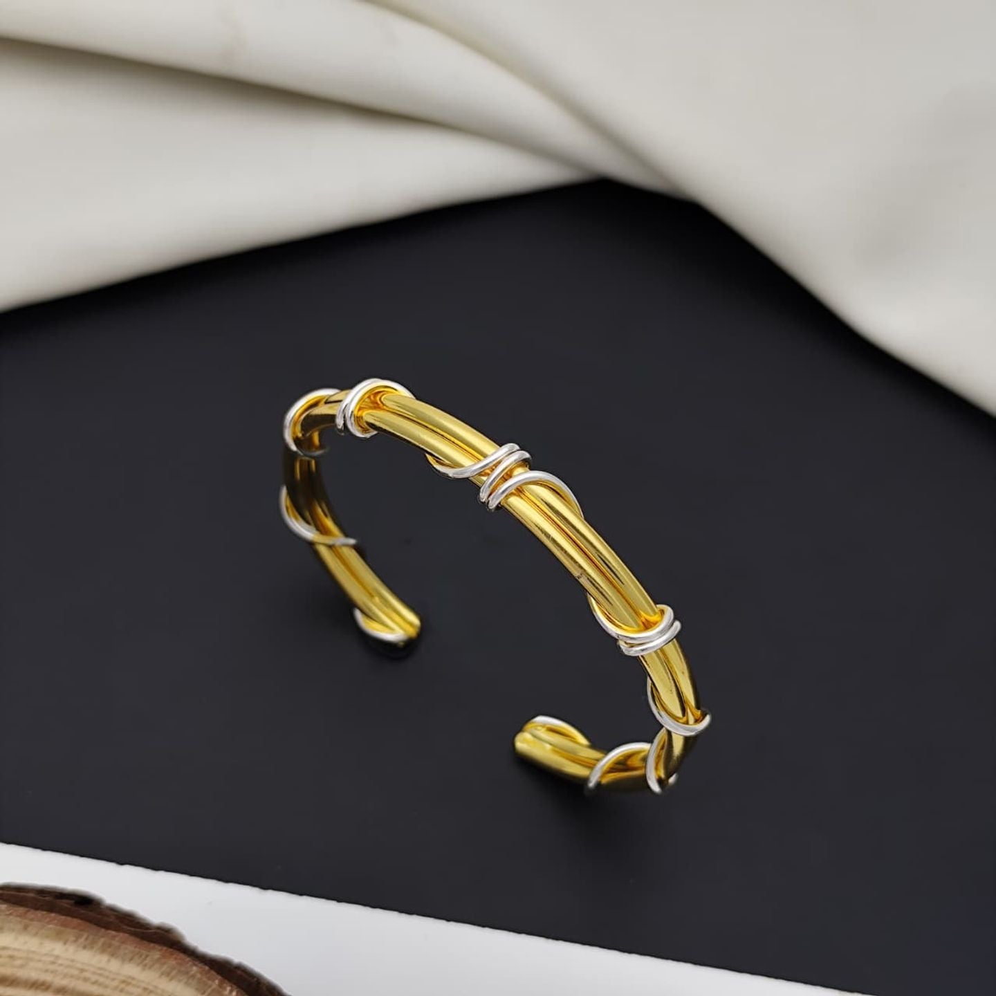 Gold Bound Twist Kada