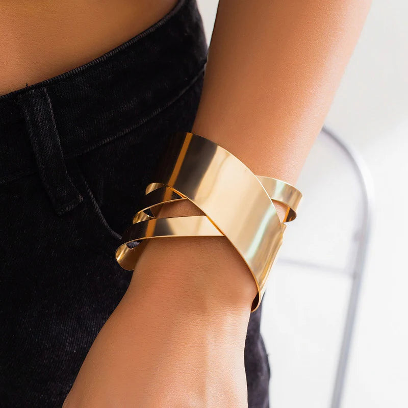 Sculpted Cut-Out Gold Cuff