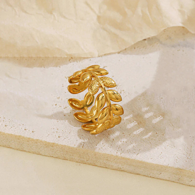 Leaf Pattern Gold Ring