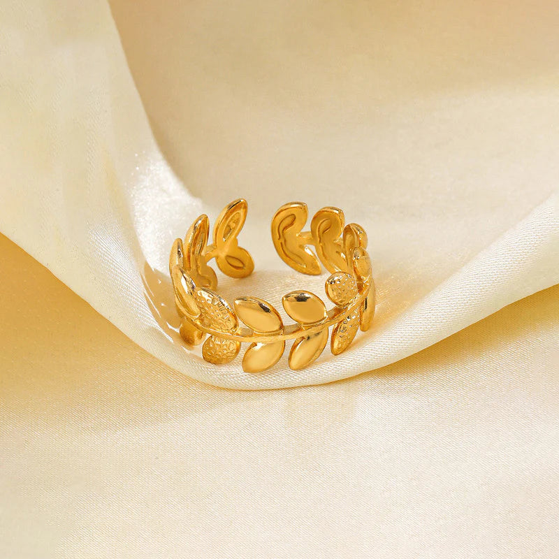 Leaf Pattern Gold Ring